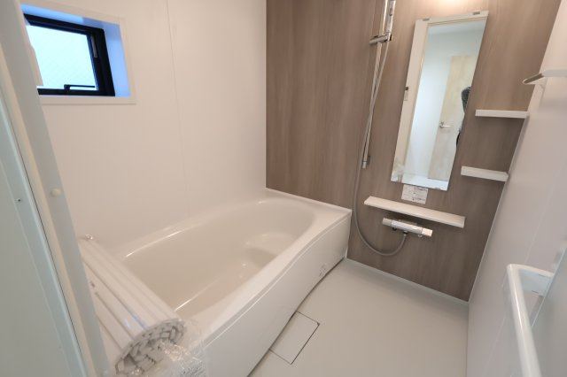 《仲介手数料無料》緑区大字三室1148-2(全1戸)新築一戸建てミラスモの浴室|撮影日 2025年11月26日 13:30 晴れ