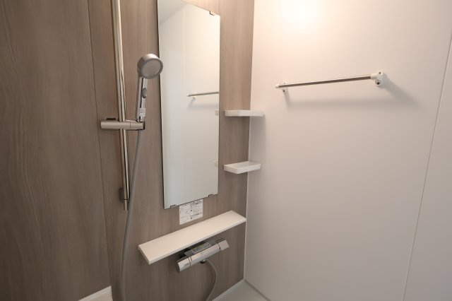 《仲介手数料無料》緑区大字三室1148-2(全1戸)新築一戸建てミラスモの浴室|撮影日 2025年11月26日 13:30 晴れ