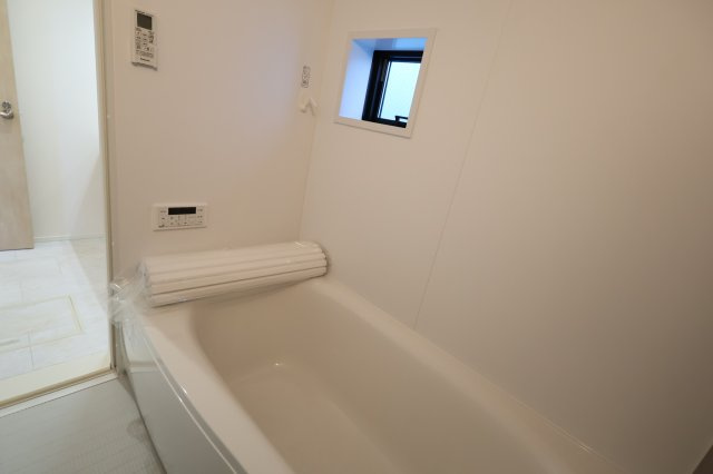 《仲介手数料無料》緑区大字三室1148-2(全1戸)新築一戸建てミラスモの浴室|撮影日 2025年11月26日 13:30 晴れ