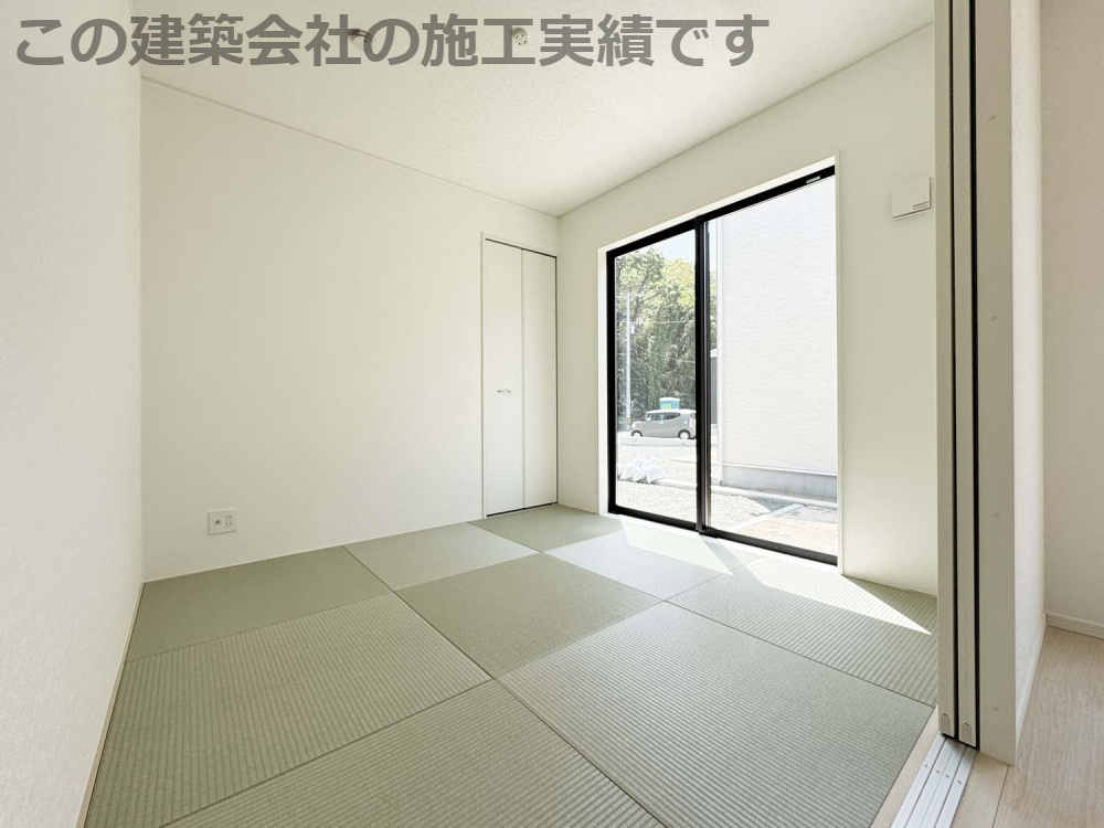 耐震+制震の家 今津町 第4：住宅性能取得物件：3号棟の和室|畳は次世代畳として注目されるダイヤロン畳。退色しにくい上、ダニやカビの発生も抑えます