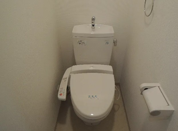板橋区板橋３丁目の賃貸マンションのトイレ