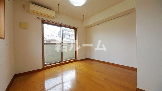 板橋区成増２丁目の賃貸マンションの居間・リビング