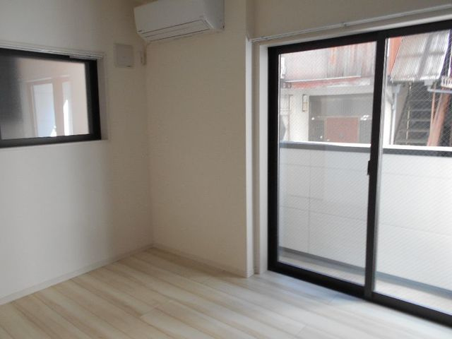 豊島区池袋本町１丁目のアパートの居間・リビング