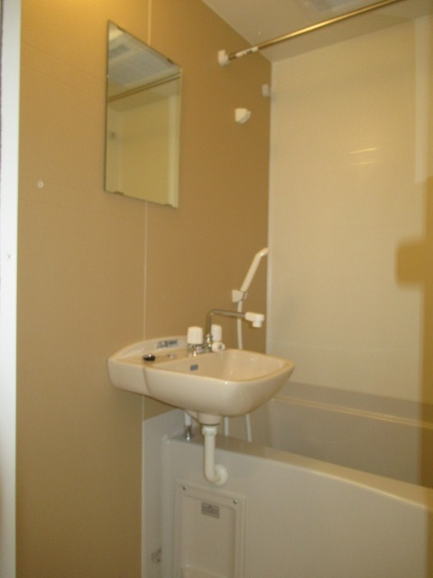 豊島区池袋本町１丁目のアパートの浴室