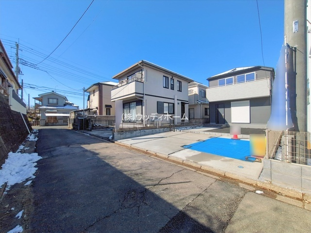 春日部市米島第31　新築一戸建て　3号棟の前面道路含む現地写真