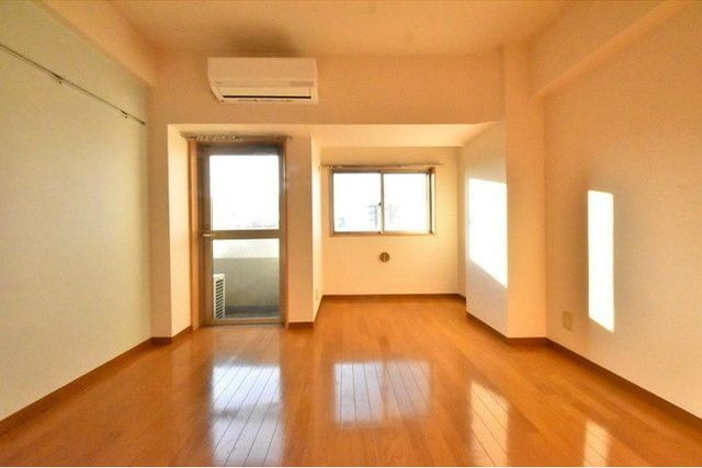 ヴェルト新宿落合の居間・リビング