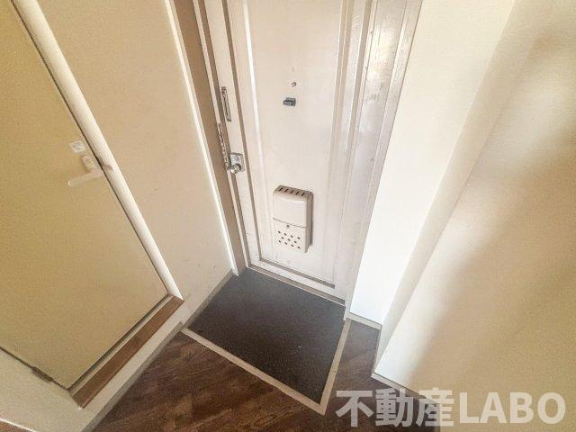 マンションプライムの玄関