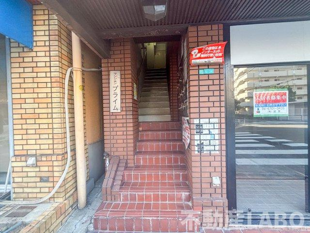 マンションプライムのエントランス
