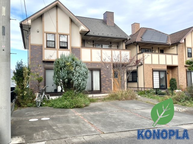 【中古戸建】伊勢崎市東小保方町の外観|■外観｜特徴のある個性的な住まいと美しい街並み、そして住みやすい環境を、ぜひ現地でご覧になりませんか。お気軽にお問合せください(^^)  