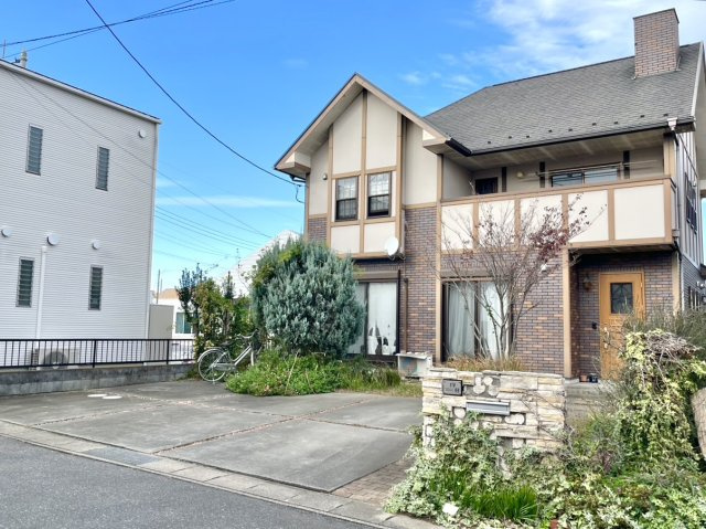 【中古戸建】伊勢崎市東小保方町の外観|■外観｜閑静な住宅街で始める新しい暮らし♪開放的な毎日をあなたへ(^^♪