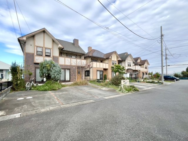 【中古戸建】伊勢崎市東小保方町の前面道路含む現地写真|■外観｜今から見たい！大歓迎です♪お気軽にお問い合わせください♪オウチ探しは木ノ葉プランニング♪