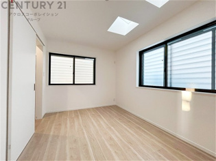 リラックスできるプライベート空間で、快適な睡眠をサポート。個人の好みに合わせたインテリアや寝具で心地良さを追求。プライベートな時間を過ごし、リフレッシュする場所におすすめです。
