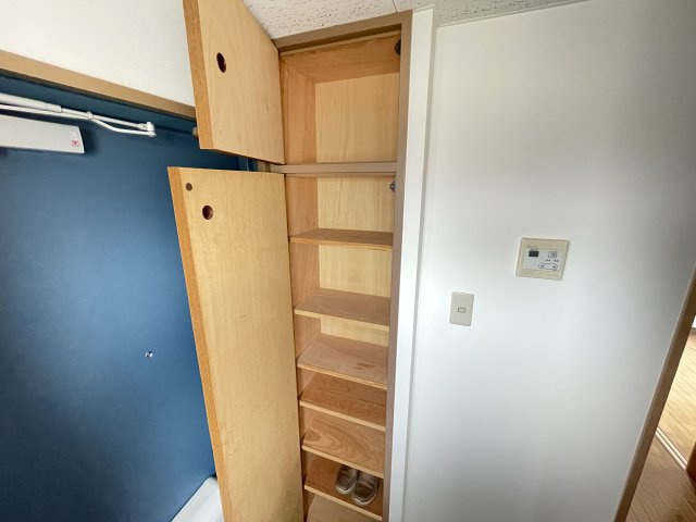 コンフォート南甲子園の玄関|入居中の為、別のお部屋の写真です。