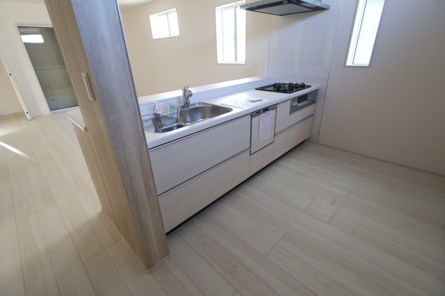 《仲介手数料無料》上尾市浅間台３丁目5-5新築一戸建てブルーミングガーデンのキッチン