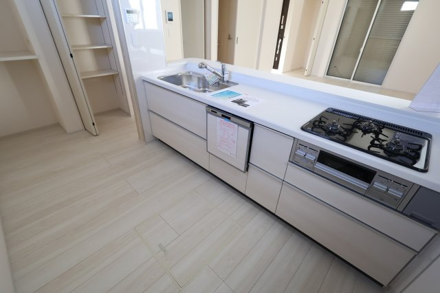 《仲介手数料無料》上尾市浅間台３丁目5-5新築一戸建てブルーミングガーデンのキッチン
