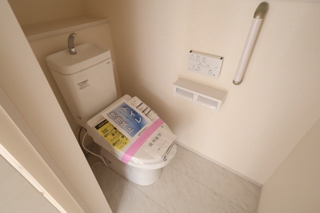 《仲介手数料無料》上尾市浅間台３丁目5-5新築一戸建てブルーミングガーデンのトイレ