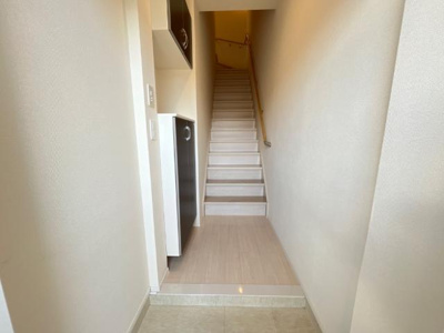 【玄関】 | ソラーレ梅満 | 玄関