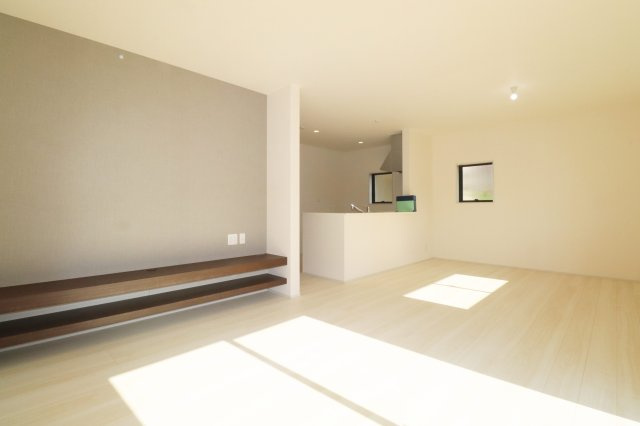 郡山市富田町字大徳南第3　　　2号棟　　　小山田小学校、郡山第６中学区　の居間・リビング