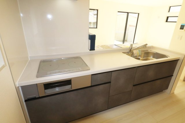 郡山市富田町字大徳南第3　　　2号棟　　　小山田小学校、郡山第６中学区　の居間・リビング