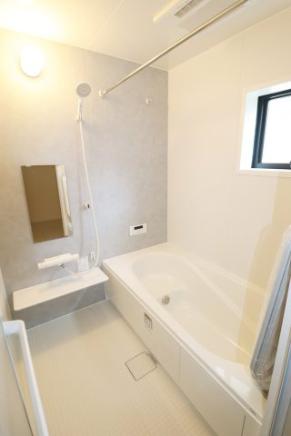 郡山市富田町字大徳南第3　　　2号棟　　　小山田小学校、郡山第６中学区　の浴室