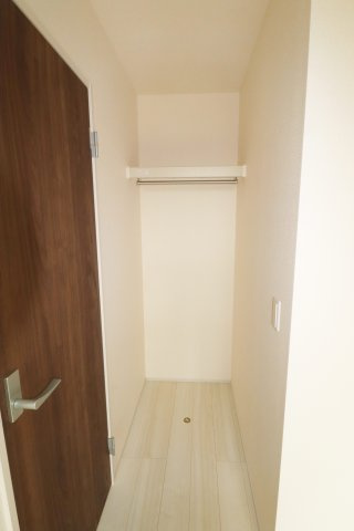 郡山市富田町字大徳南第3　　　2号棟　　　小山田小学校、郡山第６中学区　の収納