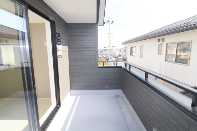 郡山市富田町字大徳南第3　　　2号棟　　　小山田小学校、郡山第６中学区　のバルコニー