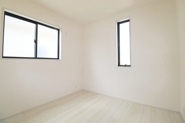 郡山市富田町字大徳南第3　　　2号棟　　　小山田小学校、郡山第６中学区　の洋室