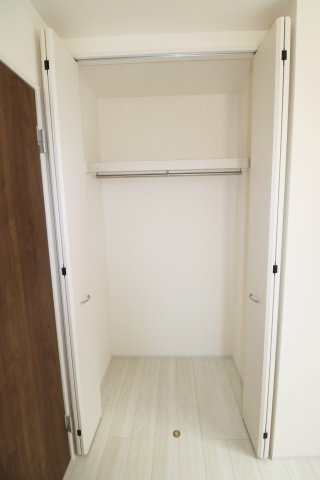 郡山市富田町字大徳南第3　　　2号棟　　　小山田小学校、郡山第６中学区　の洋室