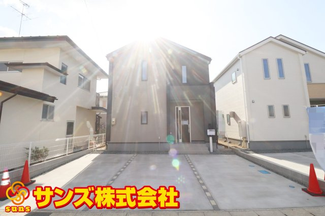 郡山市富田町字大徳南第3　　　2号棟　　　小山田小学校、郡山第６中学区　の外観|北側から見た駐車場を含む外観