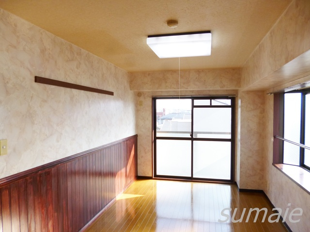 王子サウスウイングの居間・リビング|広い洋室になります☆