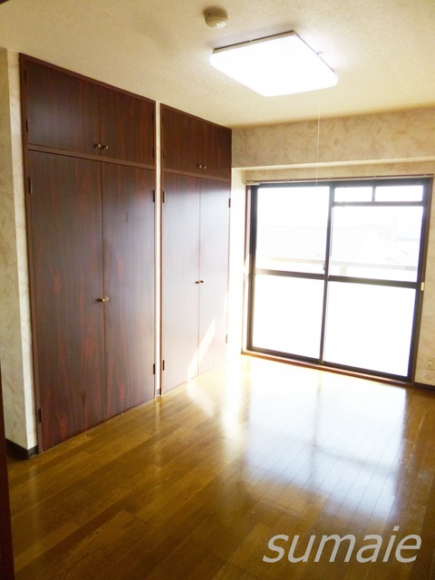 王子サウスウイングの寝室|洋室になります☆