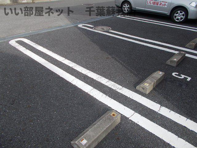 アヴェニール　ロジュマンの駐車場|駐車場です