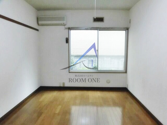 ハイツ春日の居間・リビング|洋室のお部屋です。