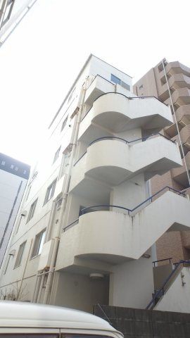 ADX早稲田の外観