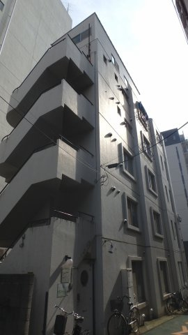 ADX早稲田の外観