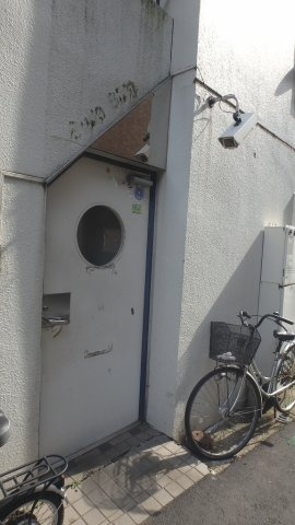 ADX早稲田のエントランス