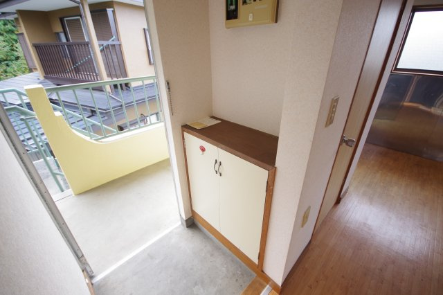 宇都宮市駒生町　共同住宅　予約済の玄関