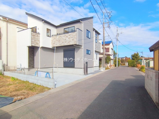 越谷市七左町7丁目　新築一戸建ての前面道路含む現地写真