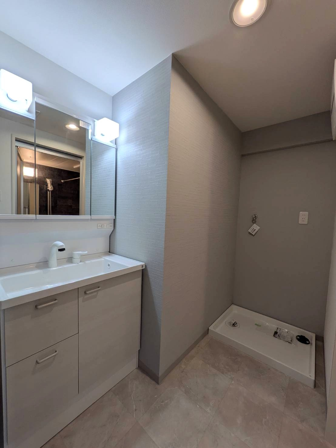 サン・エアポートNODAの脱衣所|◆リフォーム後のイメージ写真です。