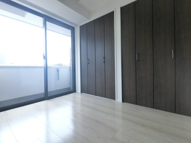 GRAND千葉中央の洋室