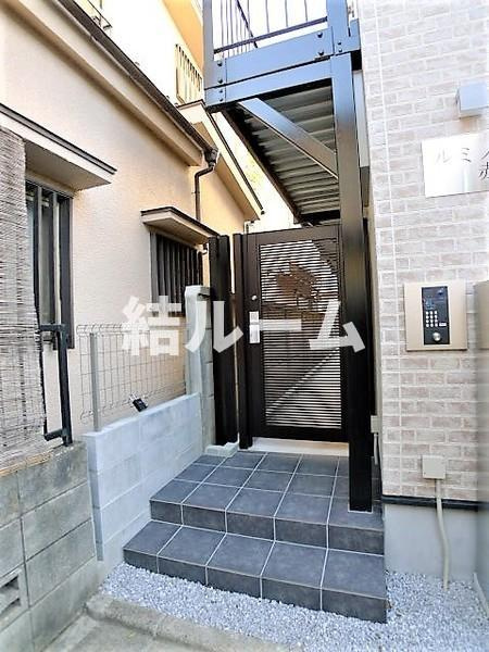 練馬区田柄２丁目のアパートのエントランス