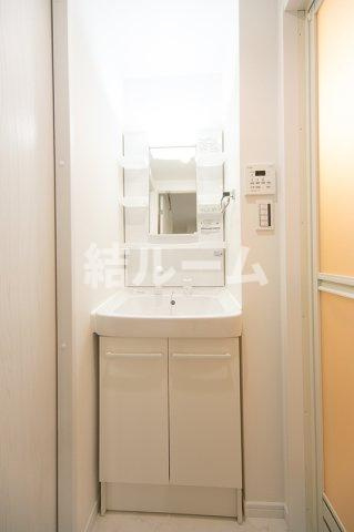 練馬区小竹町２丁目の賃貸マンションの洗面所