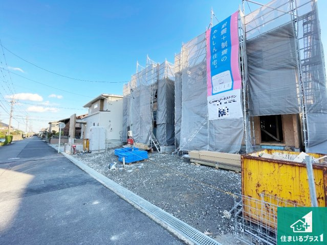 鈴鹿市鈴鹿ハイツ　第2期　新築一戸建ての前面道路含む現地写真|周辺は落ち着いた街並みの住宅地！子育てがしやすい住環境です！まだ未完成ですが、現地でしかわからない事もございます。是非一度ご覧ください。
