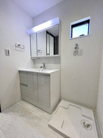 練馬区桜台5丁目　高品質×高機能　吹抜け18帖LDK　角地含む全2棟のバルコニー|A号棟