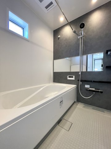 練馬区桜台5丁目　高品質×高機能　吹抜け18帖LDK　角地含む全2棟の浴室|A号棟