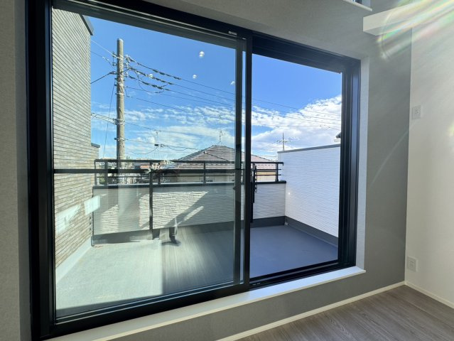 練馬区桜台5丁目　高品質×高機能　吹抜け18帖LDK　角地含む全2棟のバルコニー|A号棟