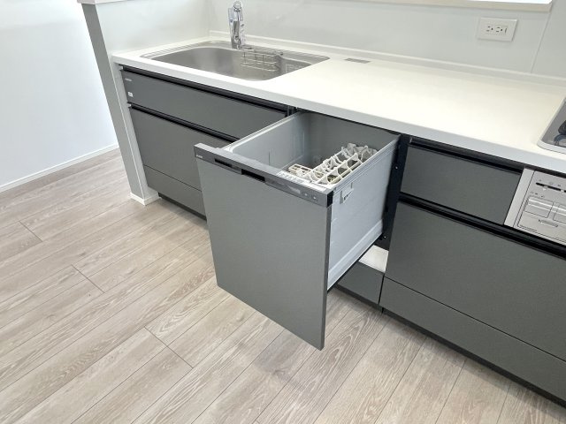 練馬区桜台5丁目　高品質×高機能　吹抜け18帖LDK　角地含む全2棟の居間・リビング|A号棟