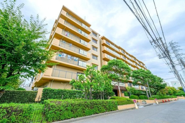 常和綱島サンハイツの外観