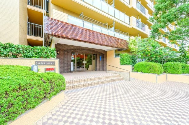 常和綱島サンハイツの玄関