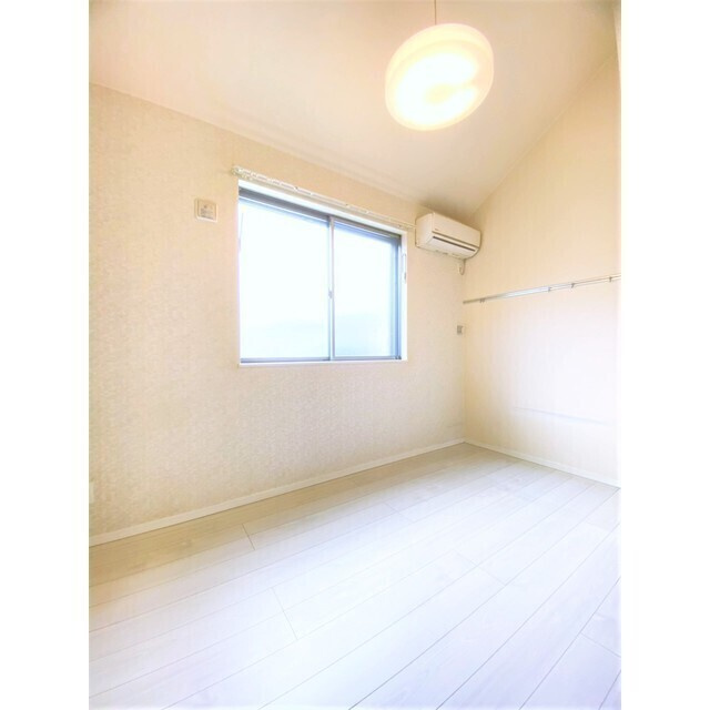 ヒルズ西加瀬の居間・リビング